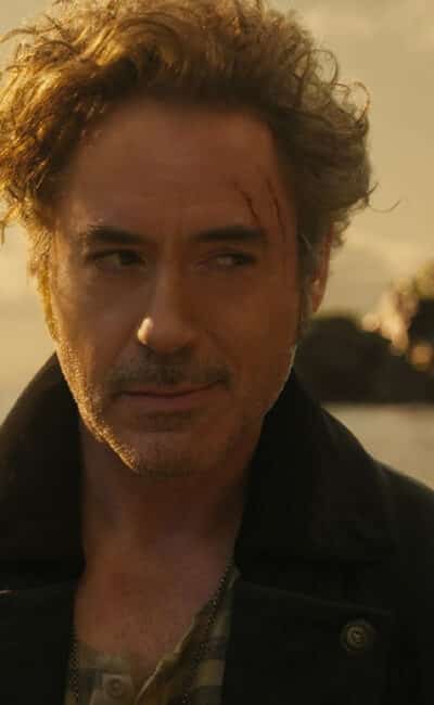 Robert Downey Jr dans Dolittle, avec son perroquet Polynesia