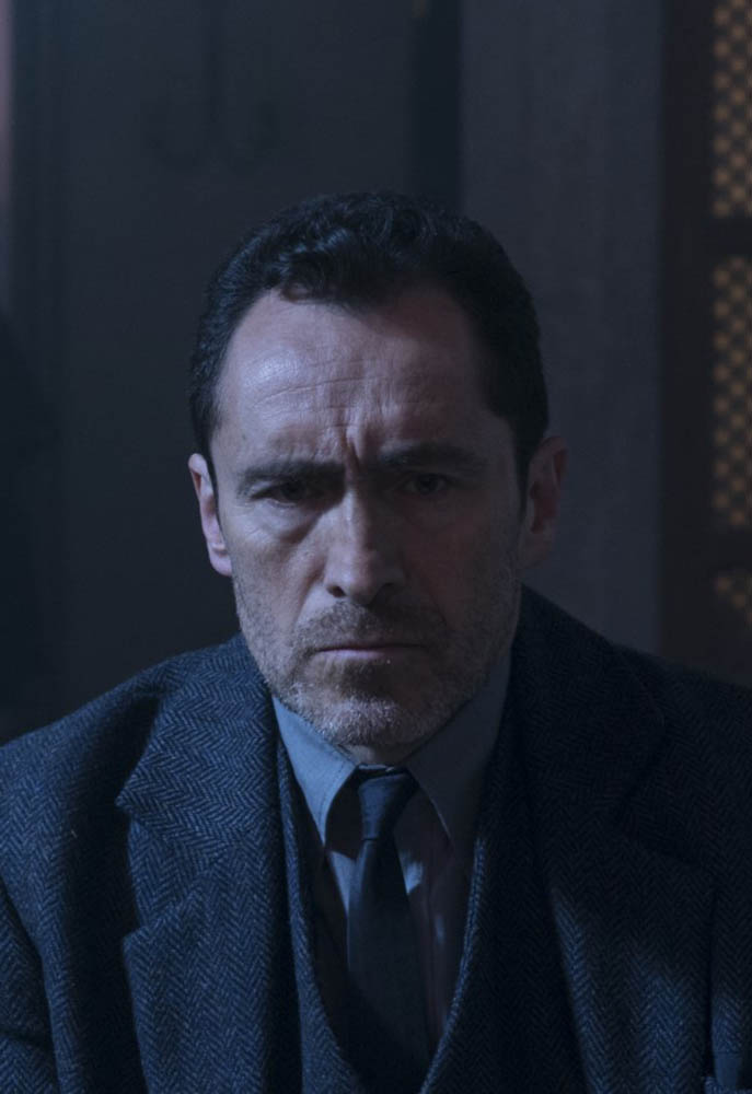Demian Bichir dans La Nonne