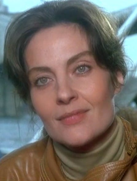 Olga Karlatos dans Murderock.