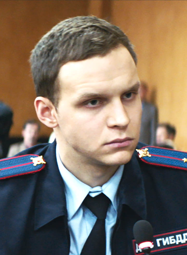 Daniil Steklov dans L'insensible, en flic corrompu