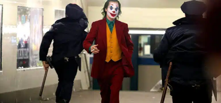 Premier jour France : Joker arme son bataillon