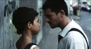 Discussion tendue père et fils La familia