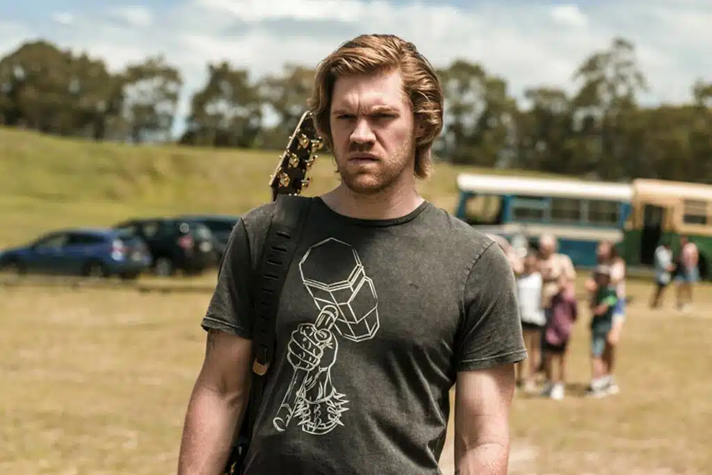 Alexander England dans Little Monsters