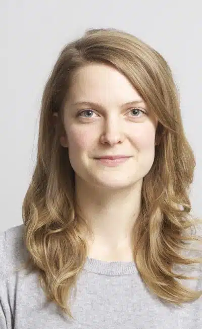 Geneviève Dulude-De Celles pour la promotion d'une colonie