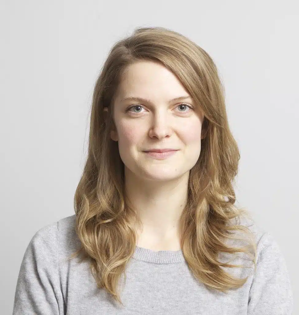 Geneviève Dulude-De Celles pour la promotion d'une colonie