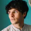 Colin Morgan dans Benjamin