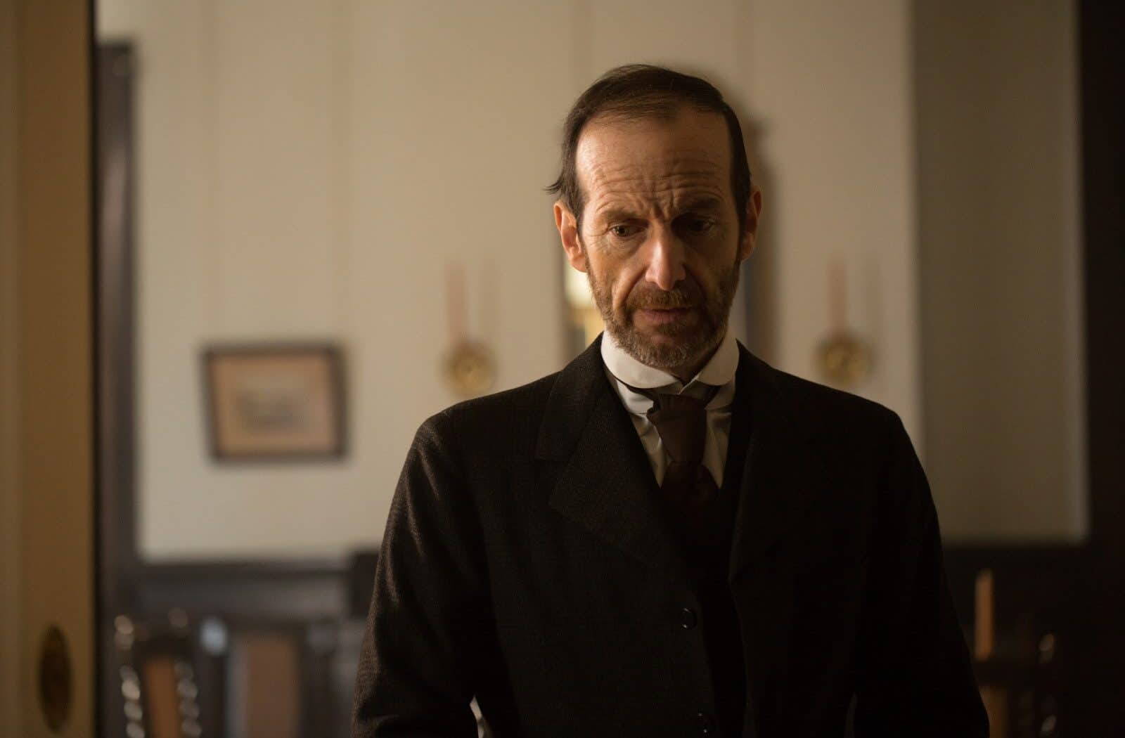 Denis O'Hare dans Lizzie
