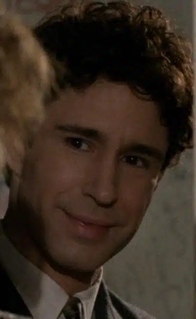 John Shea dans Lune de miel