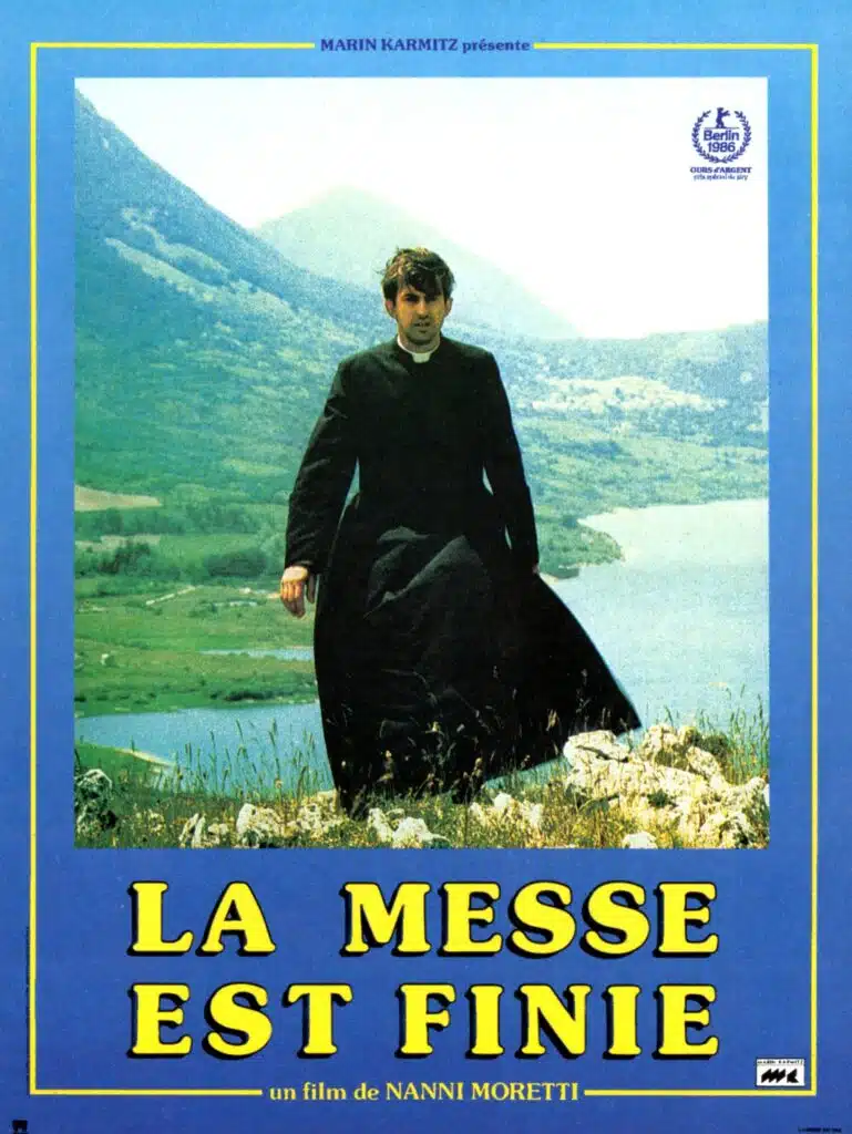 Affiche française de La Messe est finie