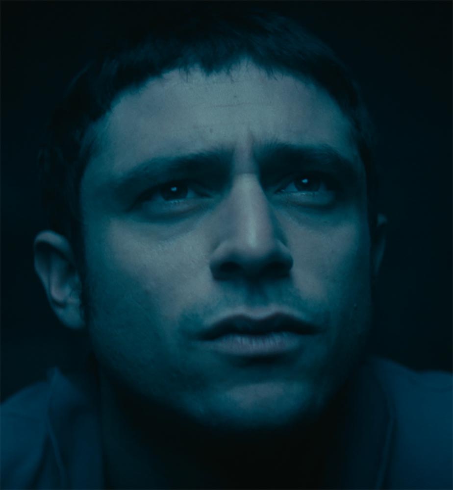 Dave Davis dans The Vigil