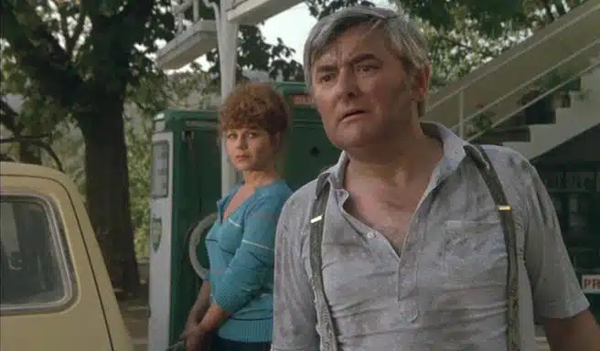 Cécile Vassort et Roger Carel dans L'été meurtrier de Jean Becker