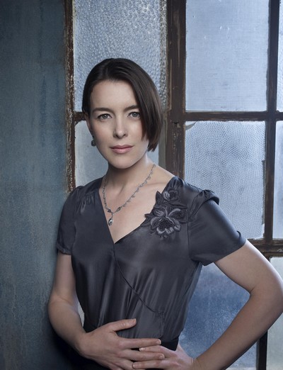 Olivia Williams dans la série Doll House