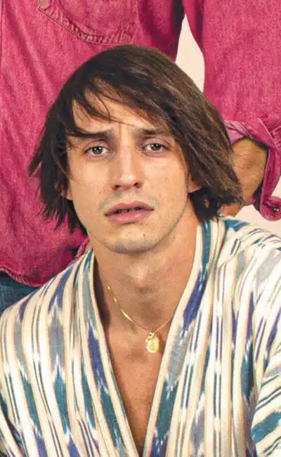 Romeo Elvis dans Mandibules