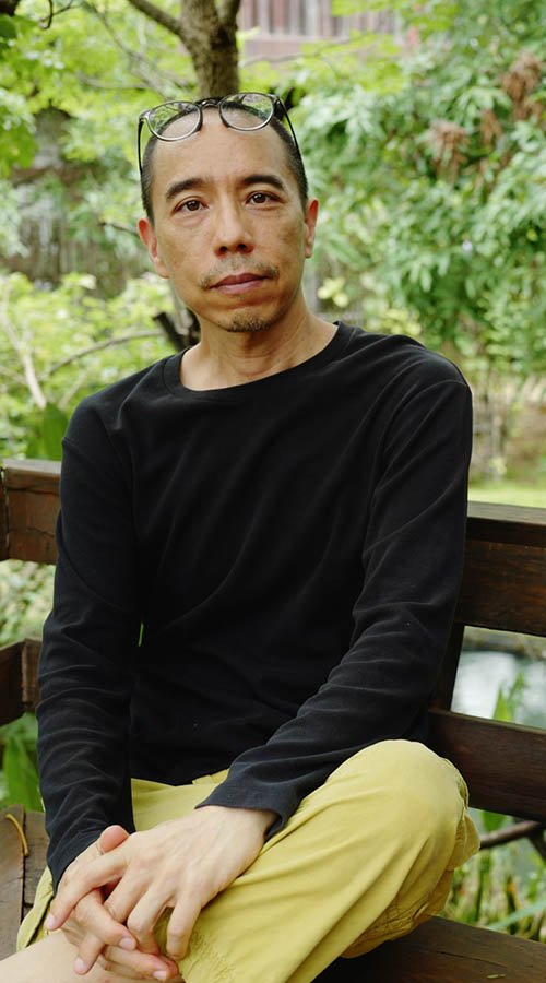 Apichatpong Weerasethakul sur le tournage de Memoria