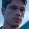 Kai Luke Brummer dans Moffie