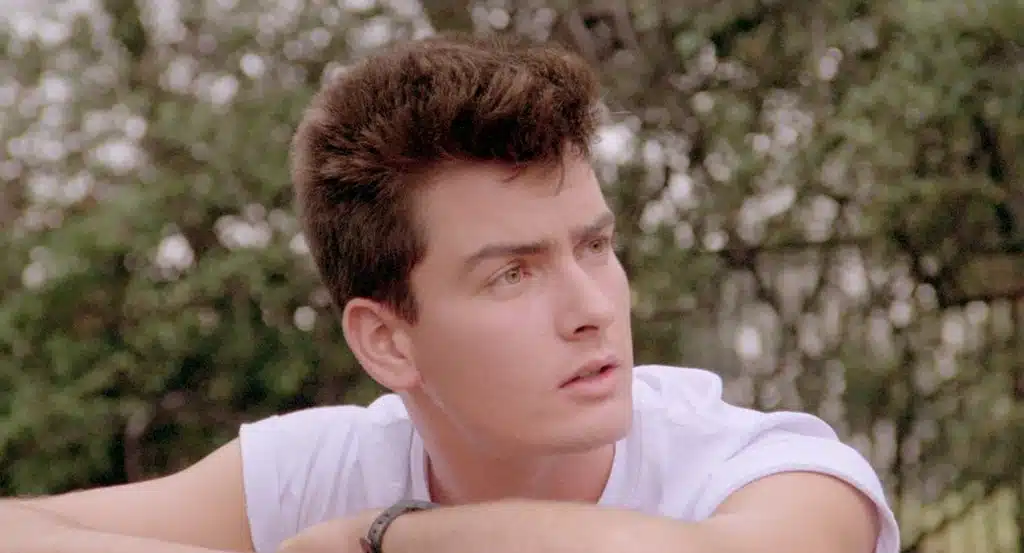 Charlie Sheen dans The Boys Next Door