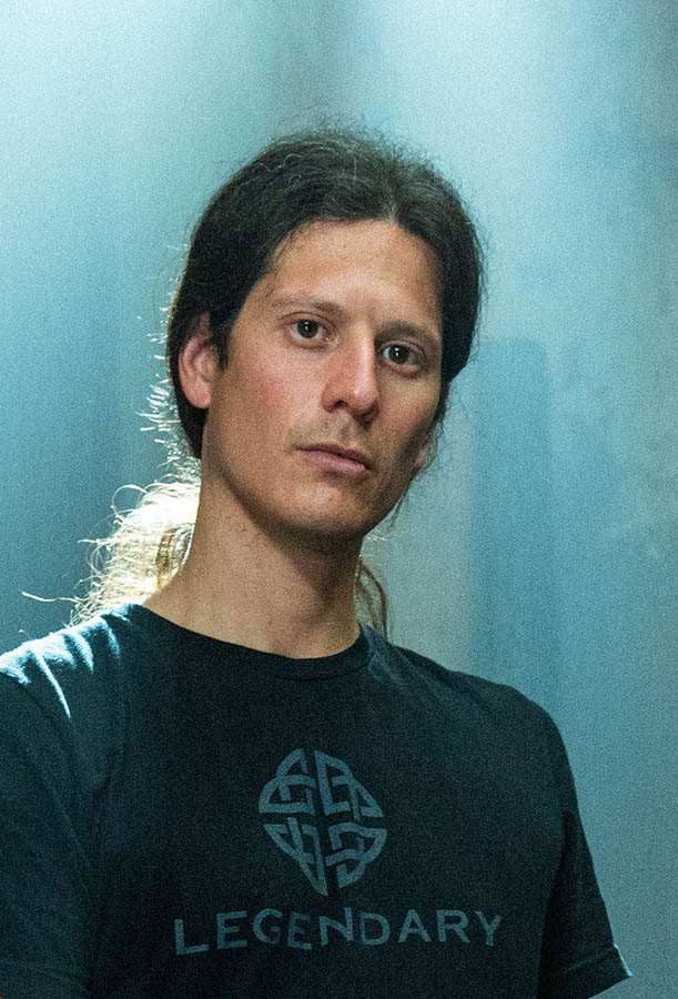 David Blue Garcia, réalisateur de Massacre à la tronçonneuse (Netflix)