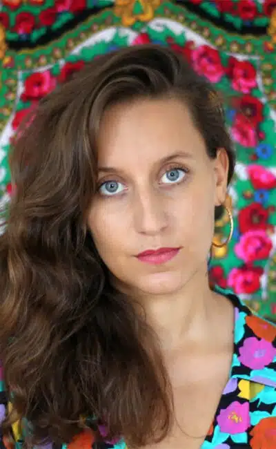 Anaïs Volpé, pour la promo de Entre les vagues (Cannes 2021)