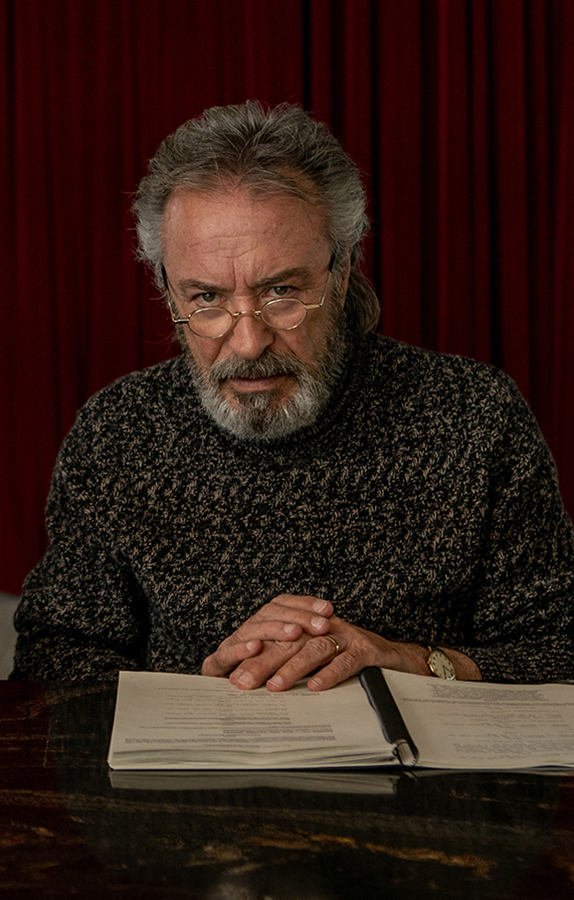 Oscar Martinez dans Compétition Officielle (2021)