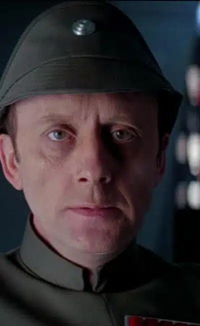 Kenneth Cowley dans L’Empire contre-attaque (1980) d'Irvin Kershner