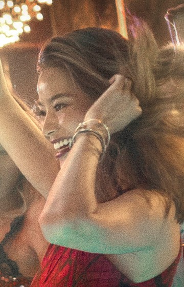 Affiche personnage de Jamie Chung dans Joyeux Bordel !