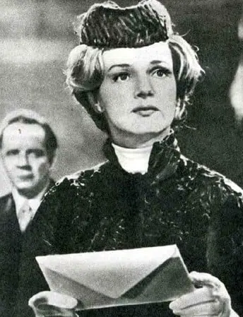 Yulia Borisova dans "Posol Sovetskogo Soyuza"