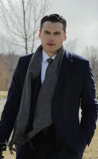 Adan Canto dans "Designed Servivor"