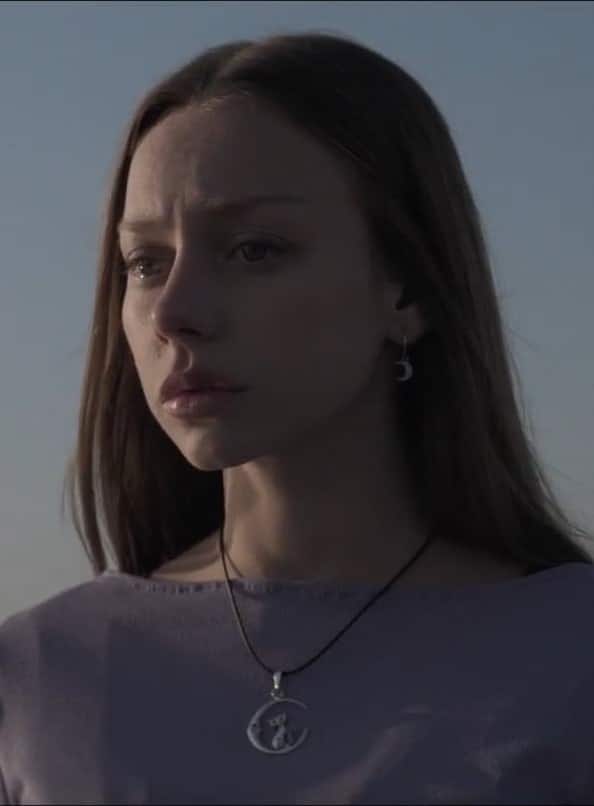 Ester Expósito dans Lost in the Night