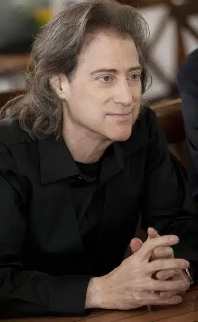 Richard Lewis dans "Larry et son nombril"