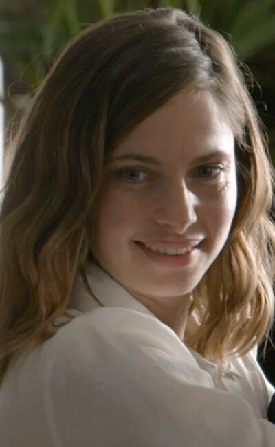 Chloé Couvellaud dans Cocorico