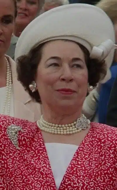 Jeannette Charles dans "Y a-t-il un flic pour sauver la reine" ? (1988)