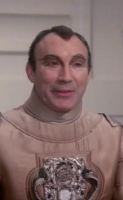 Lee Montague dans "Cosmos 1999"