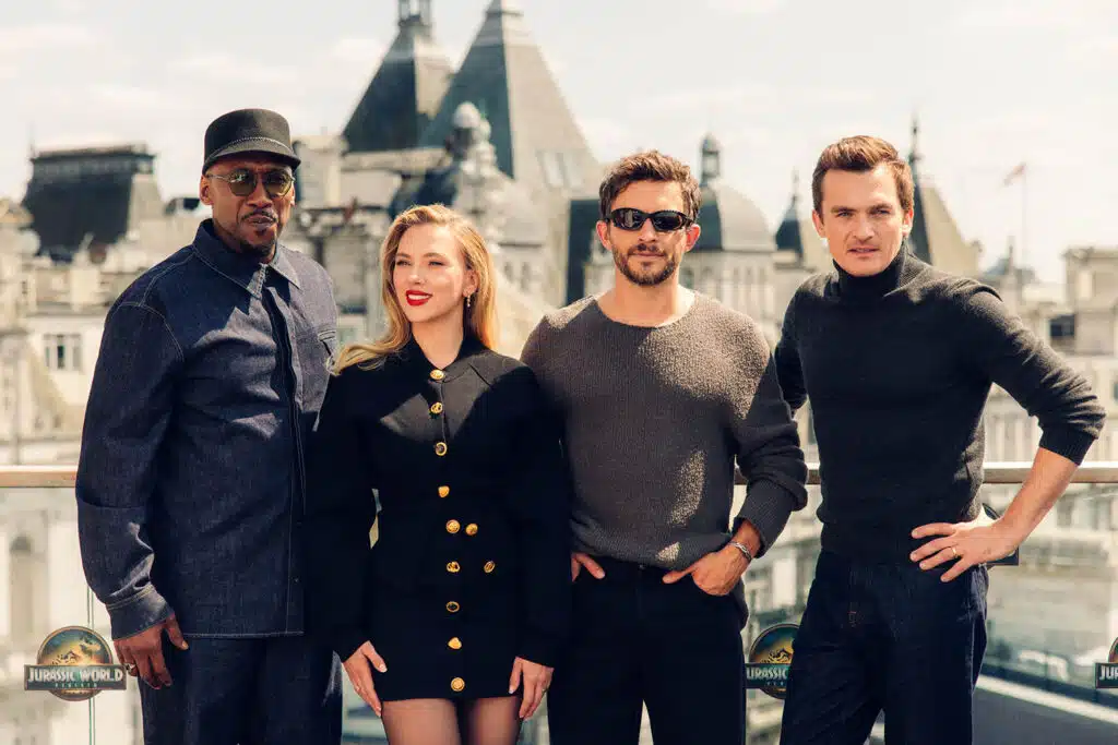 Mahershala Ali, Scarlett Johansson, Jonathan Bailey et Rupert Friend : Photocall londonien pour Jurassic World Renaissance, le 16 juin 2016.