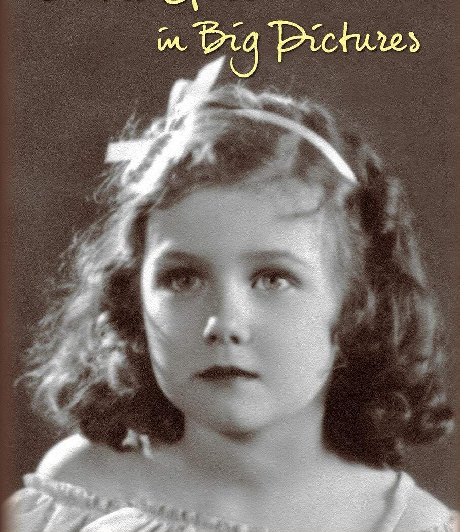 Little Girl in Big Pictures (livre, 2011)
