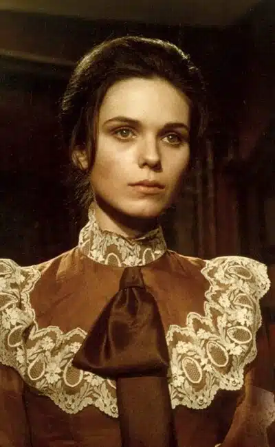 Mary Maude, portrait