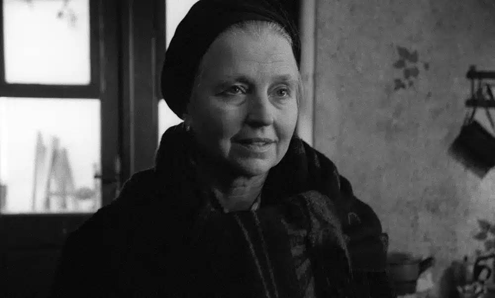 Hanna Schygulla dans Lars Rudolph dans Les Harmonies Werckmeister de Béla Tarr