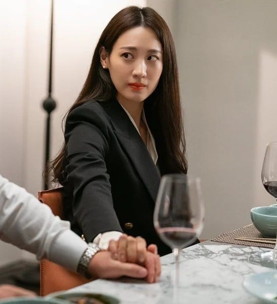 Claudia Kim, portrait
